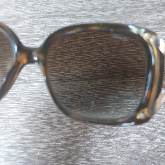 Burberry sunglasses with box and pamphlet. Brown with gold hardware - Picture 4 of 16